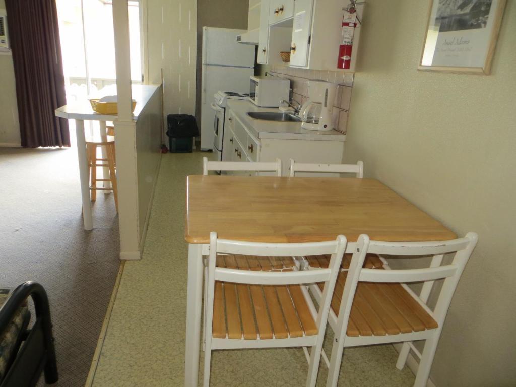 Harrison Village Motel Harrison Hot Springs Quarto foto